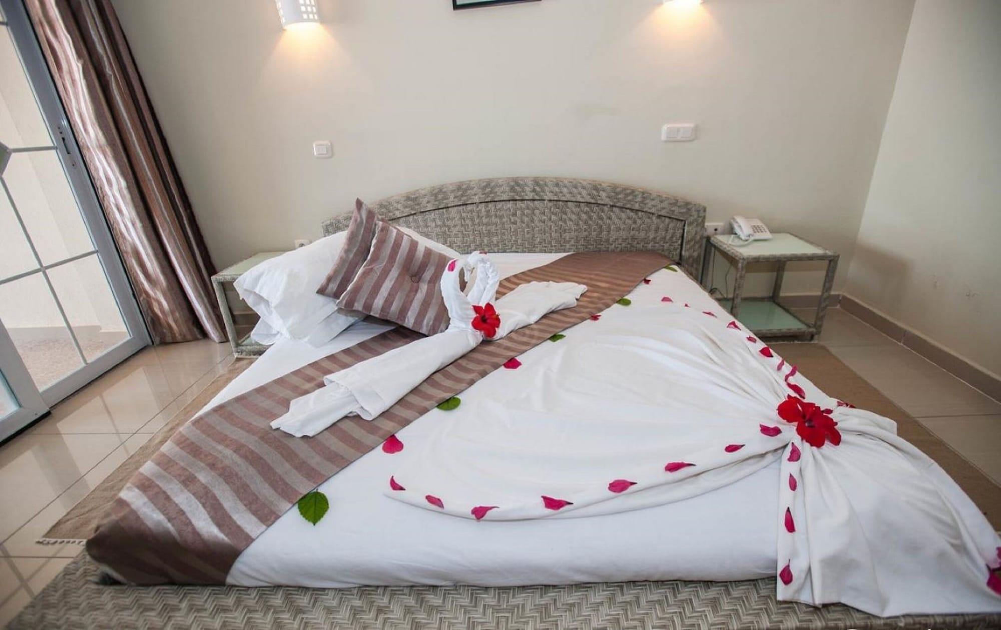 Hotel & Club Lella Meriam Зарзис Экстерьер фото